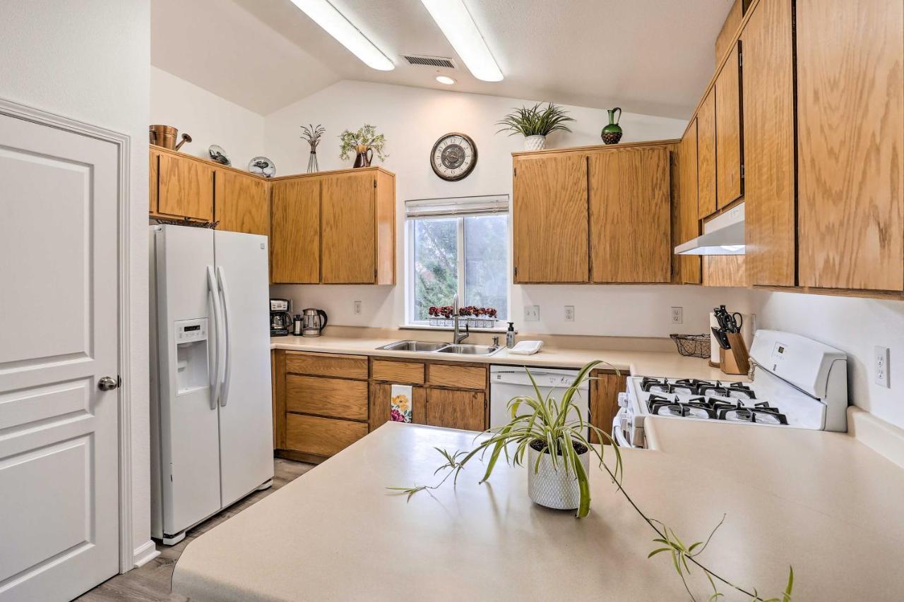 Ferienhaus Escape With Balcony About Walk To Dtwn Mount Shasta